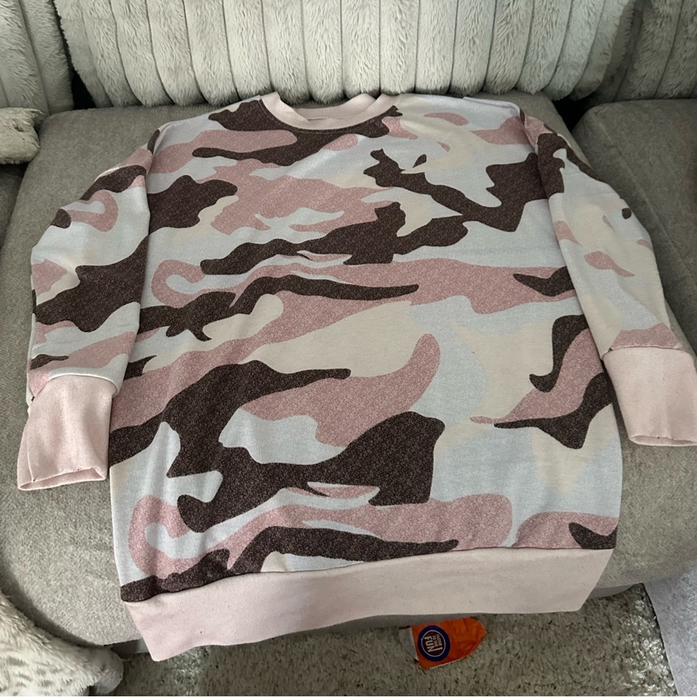 Camo sweatshirt
